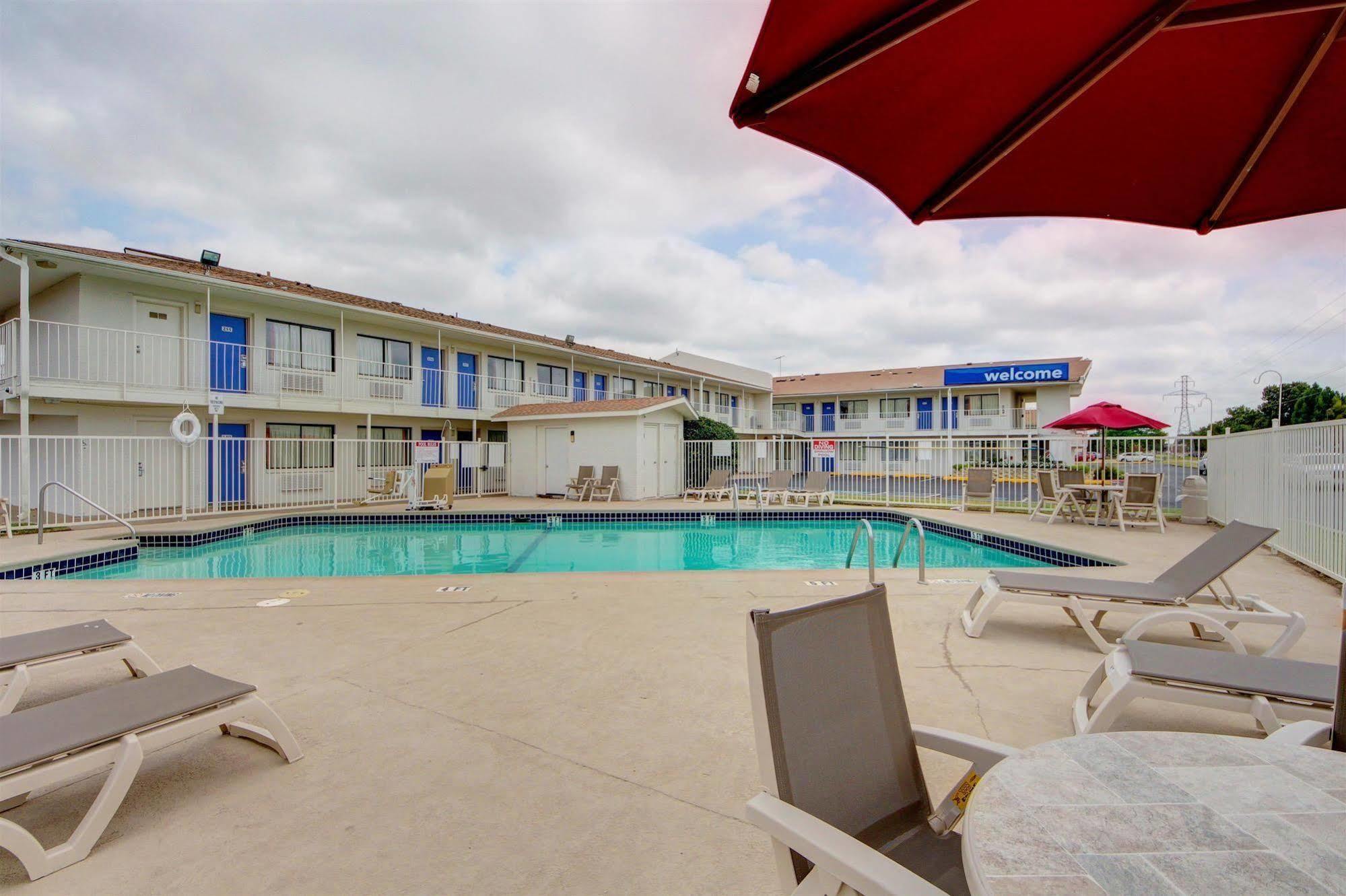 Motel 6 - Oklahoma City Airport Extérieur photo