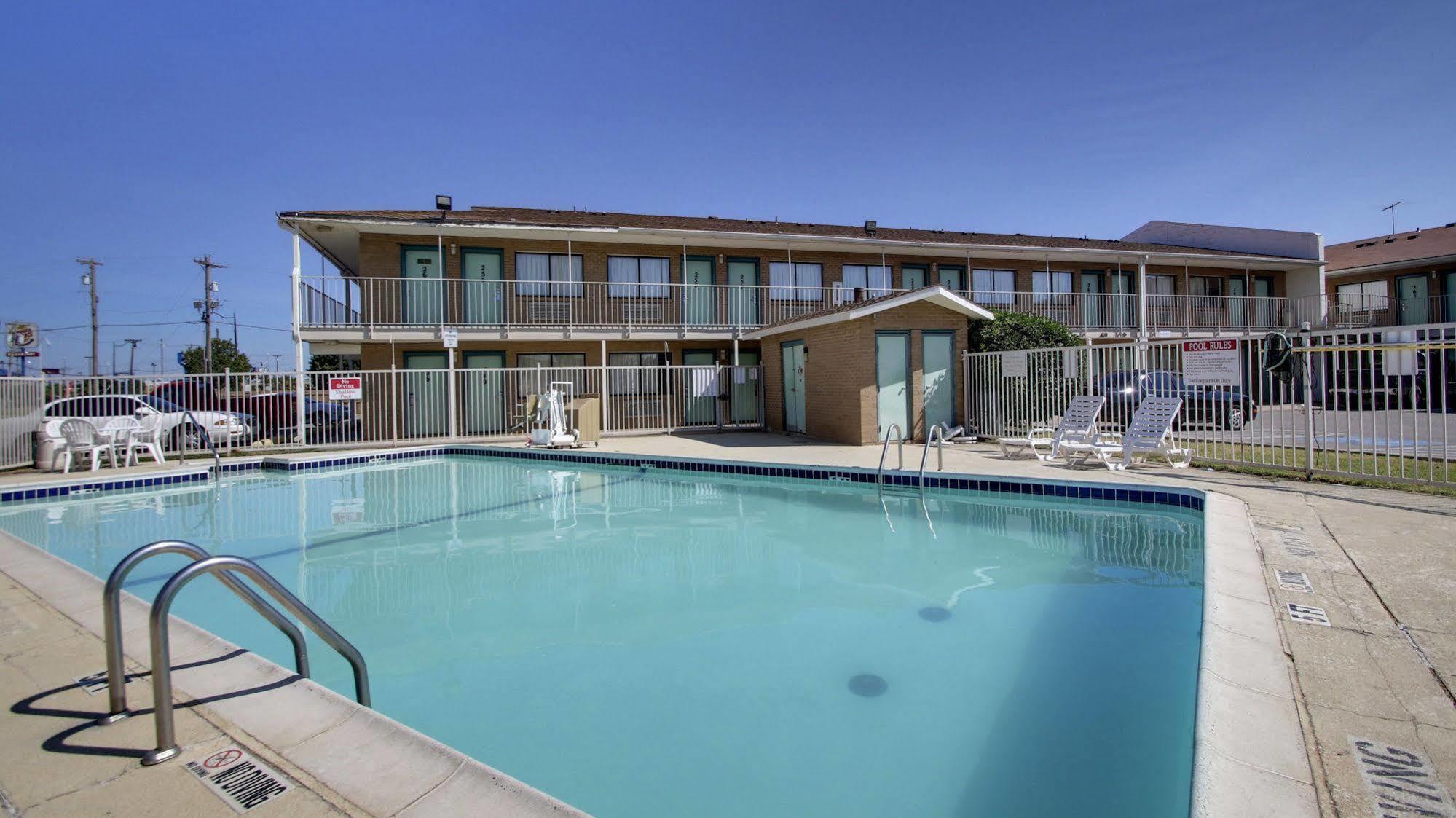 Motel 6 - Oklahoma City Airport Extérieur photo